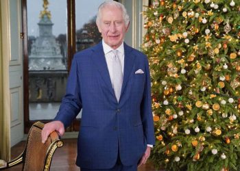 Las nuevas fotos de la familia real británica celebrando Navidad dirigidos por el rey Carlos y Camilla Parker