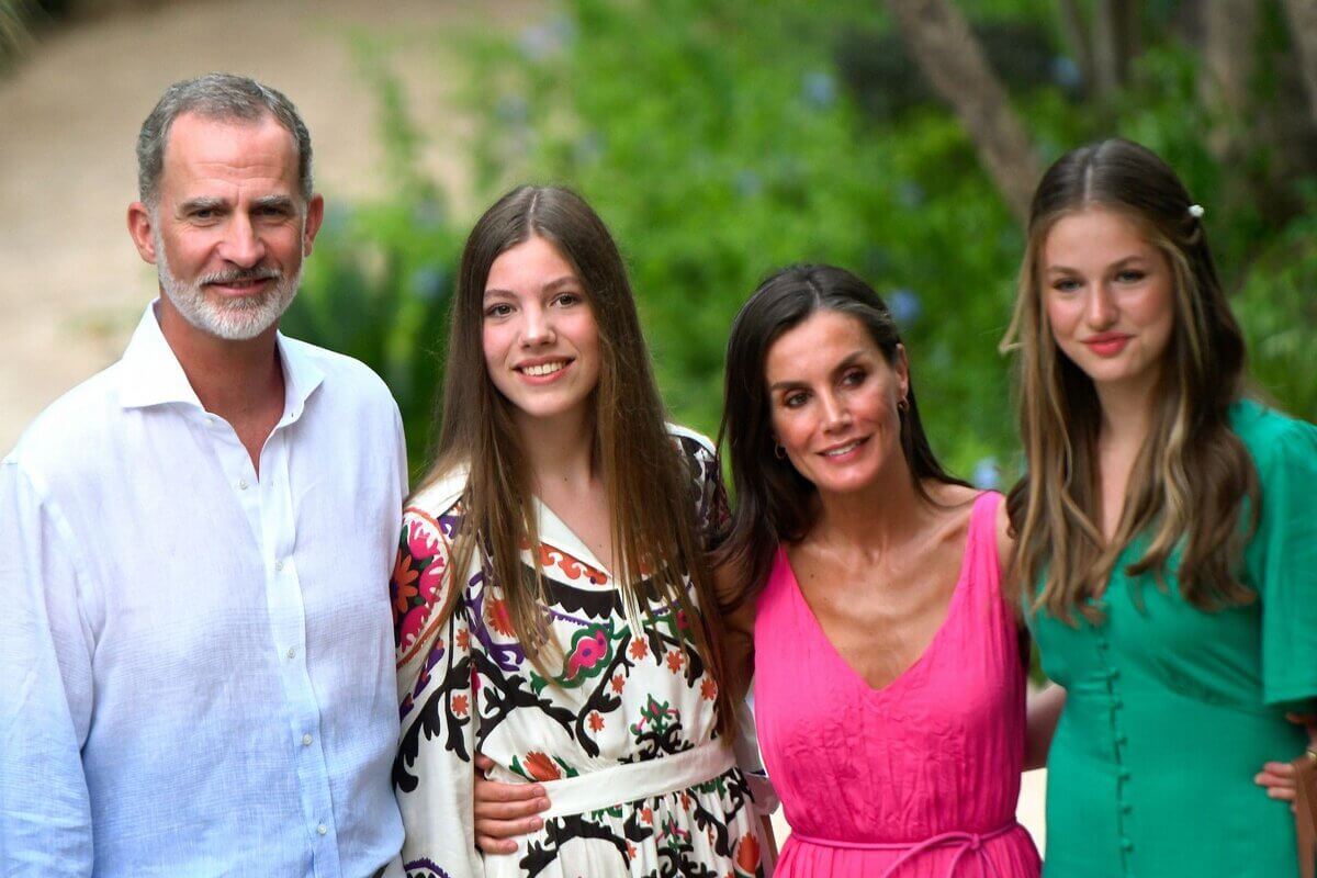Piden pruebas de ADN a las hijas de la reina Letizia porque dudan que sean del rey Felipe VI