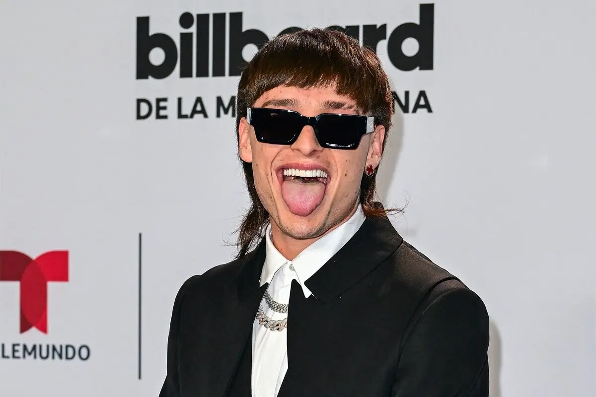 Peso Pluma derrota a Taylor Swift y a Bad Bunny y se corona como el artista más popular en Youtube