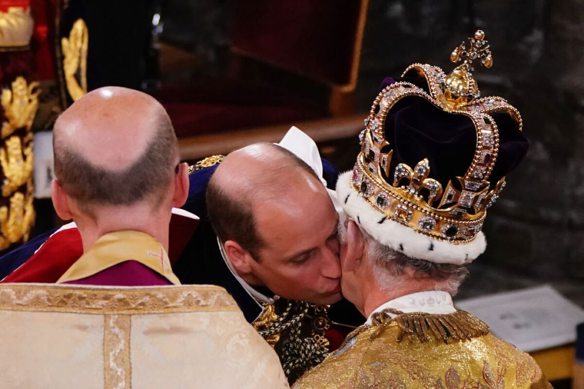 El príncipe William en rivalidad con el rey Carlos III, quiere más influencia y control sobre la monarquía