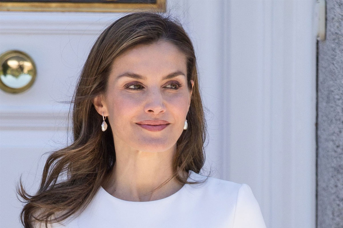 La reina Letizia habría metido a su presunto amante a la cama del rey Felipe VI