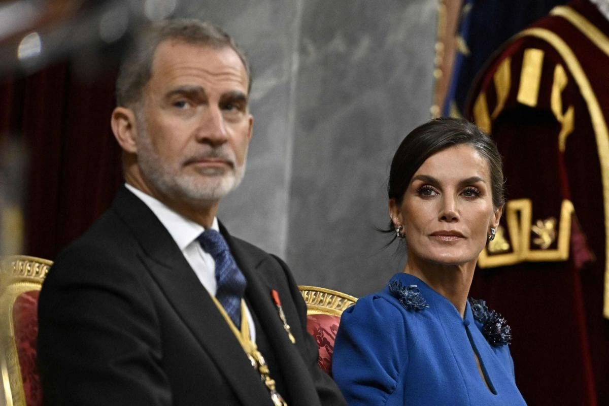 Afirman que la reina Letizia le habría sido infiel al rey Felipe VI con otros hombres aparte de Jaime del Burgo