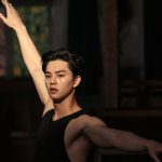 ¿A Song Kang le fascina hacer escenas de desnudos?, los internautas aseguran que a el actor le gusta modelar su esculpido cuerpo en sus K-Dramas