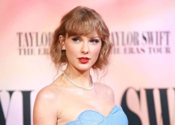 Amigos de Taylor Swift 'perturbados' por artículo de la prensa de Estados Unidos que especula sobre su sexualidad