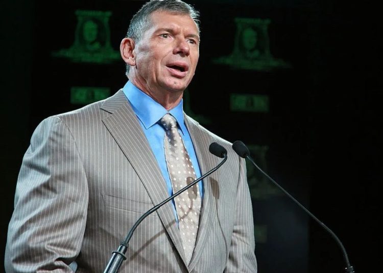 El fundador de la WWE abandona su cargo tras fuertes acusaciones delictivas en su contra