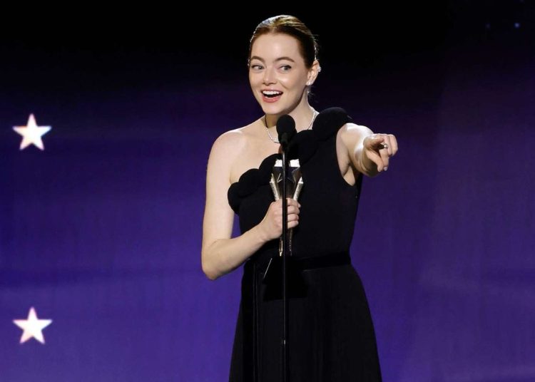 El motivador discurso de Emma Stone en los Critics Choice Awards 2024
