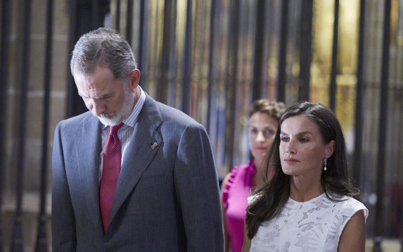 El rey Felipe VI se toma un descanso de toda la polémica y viaja sin la reina Letizia a Suiza