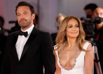 Jennifer Lopez y Ben Affleck arrasan en Netflix con esta película