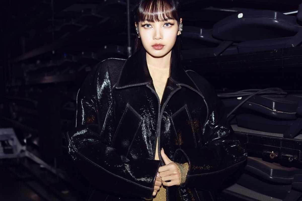 Lisa de BLACKPINK cautiva a todos al interpretar su canción 'Money' en la Gala Des Pieces Jaunes