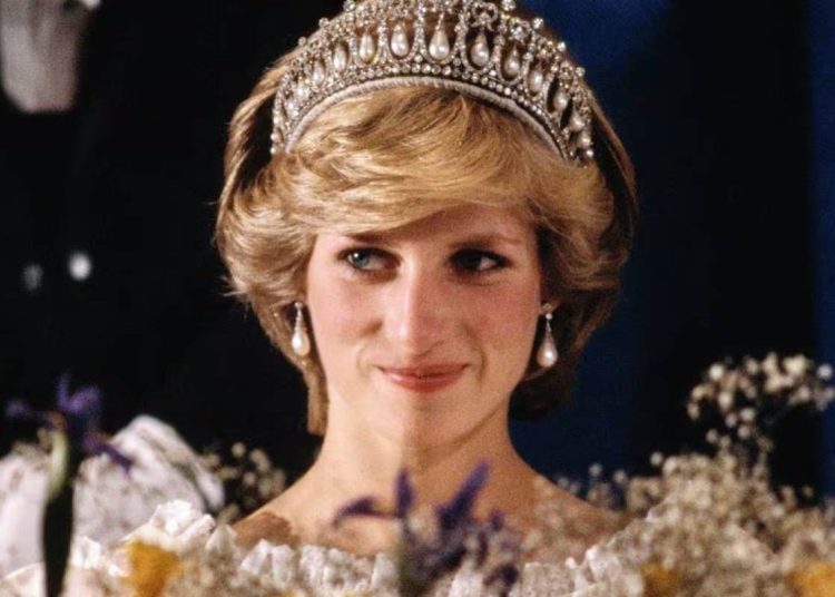 Los vestidos de la princesa Diana, una referente de la moda, se subastarán en exclusiva