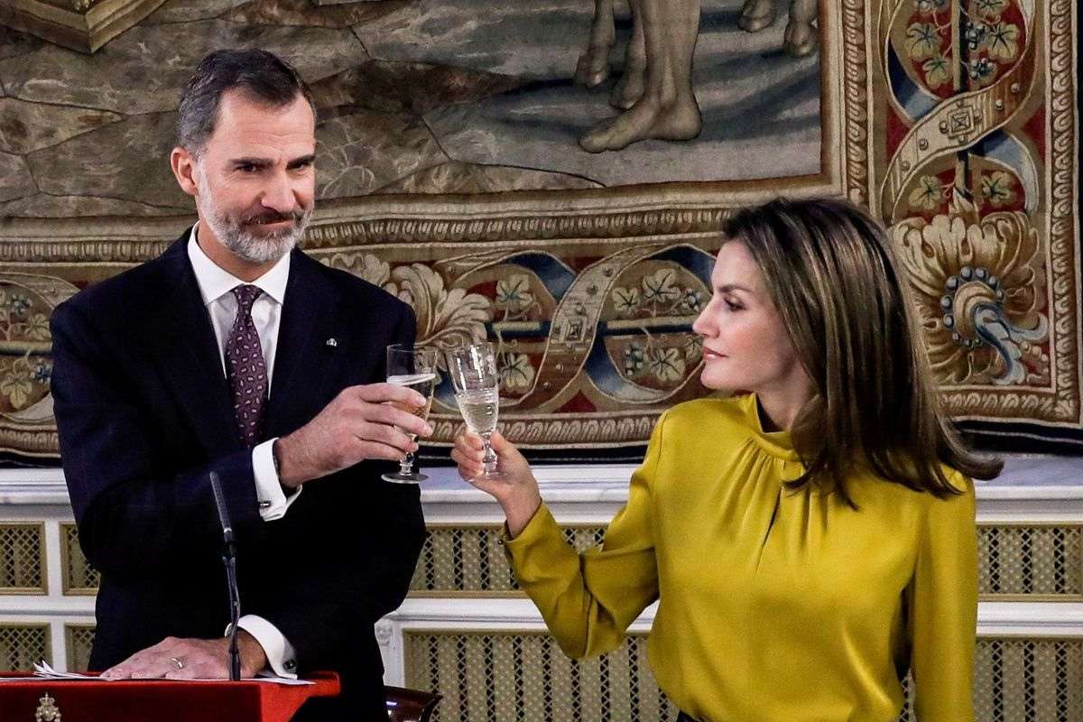 La Casa Real acordó el divorcio de la reina Letizia y el rey Felipe VI según la prensa de España