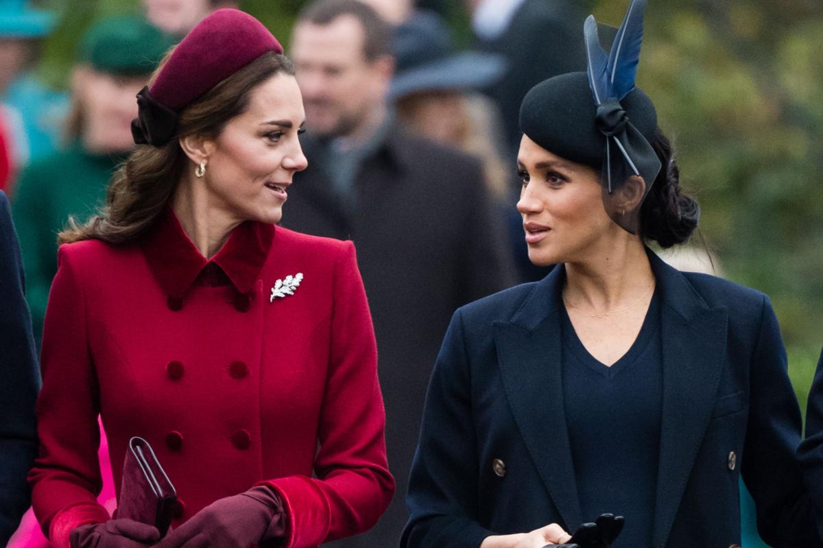 Meghan Markle quiere ser reina y por eso envidia a Kate Middleton, afirma experto real