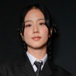 El icónico y renovado look que lució Jisoo de BLACKPINK en la Semana de la Moda de París