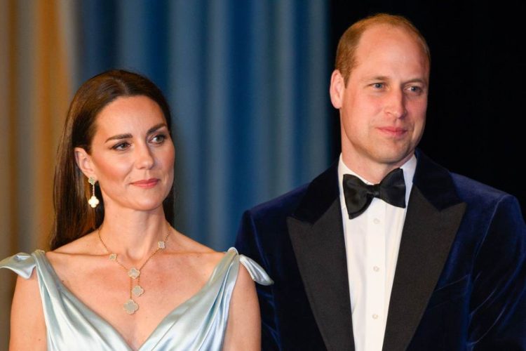 El príncipe William asiste a los Premios BAFTA y da información sobre la salud de Kate Middleton