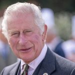 El rey Carlos III emite una gran declaración sobre su cáncer luego de llegar a Londres