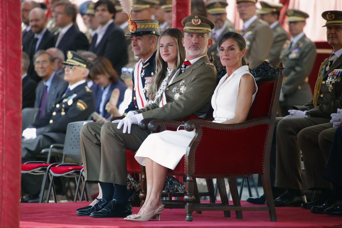 El rey Felipe VI también estaría engañando a la reina Letizia con una multimillonaria
