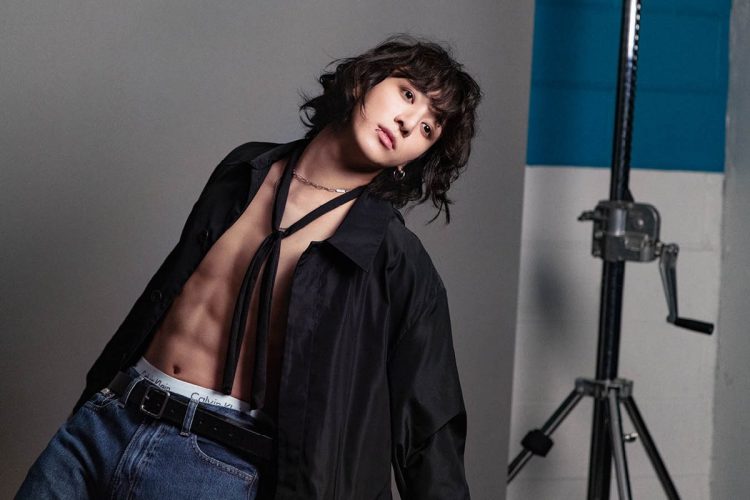 Jungkook de BTS muestra los pectorales en nuevo vídeo para Calvin Klein