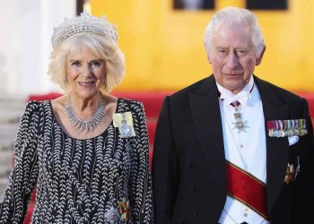 La reina Camilla da actualización sobre el estado de salud del rey Carlos III