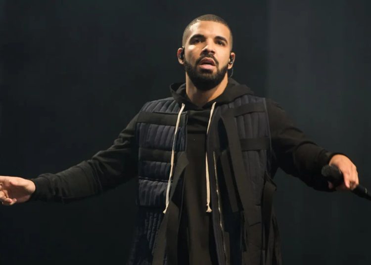 Se hace viral supuesto video filtrado de Drake tocándose el paquete