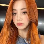 Yunjin de LE SSERAFIM criticada por usar ropa muy reveladora promocionando su álbum EASY