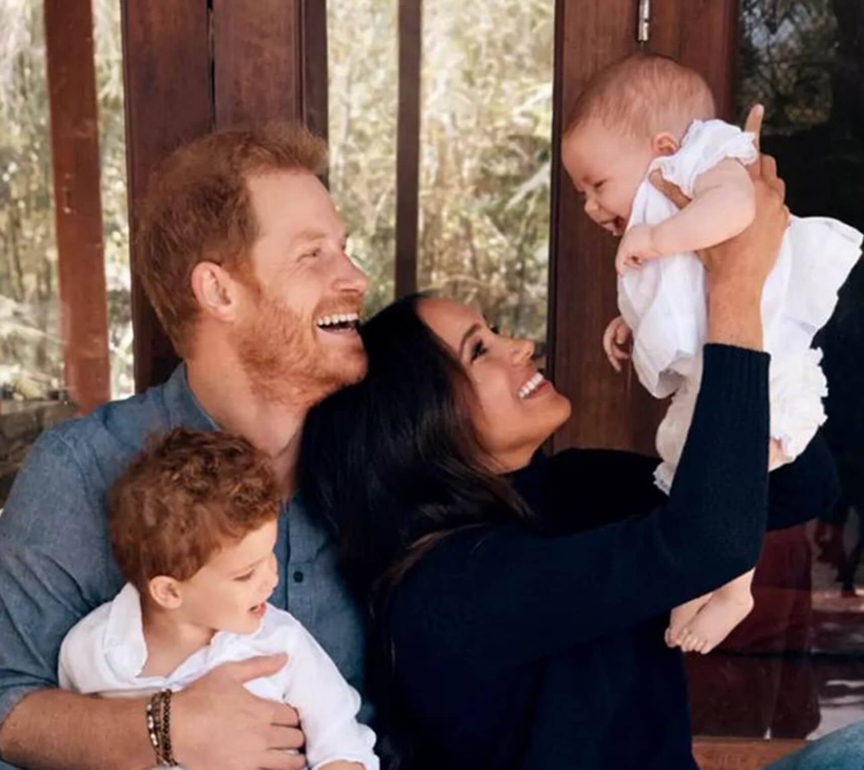 El príncipe Harry y Meghan Markle le cambian los apellidos a sus hijos ¿Ya no serán miembros de la realeza?