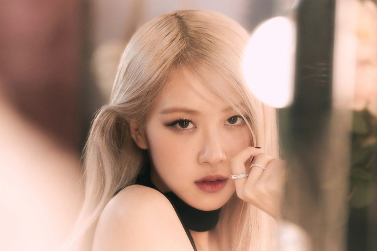 El estilista de Rosé de BLACKPINK recibe duras críticas por el look que lució la Idol en un evento