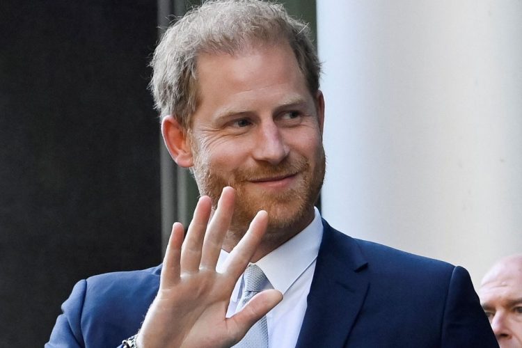 El gran ego del príncipe Harry es criticado por un ex mayordomo real