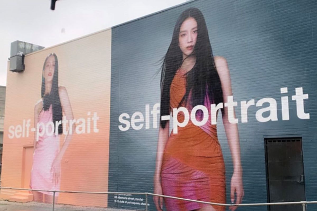 La campaña de Self-Portrait con Jisoo de BLACKPINK registró increíbles cifras siendo todo un éxito La campaña de Self-Portrait con Jisoo de BLACKPINK registró increíbles cifras siendo todo un éxito