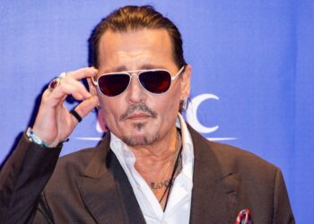 Johnny Depp responde a las acusaciones de maltrato hacia Lola Glaudini