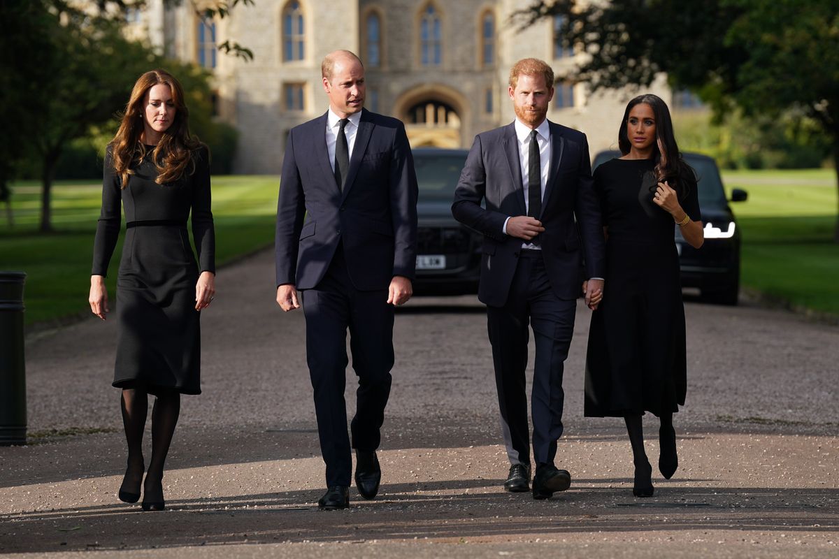 Kate Middleton habría llamado a Meghan Markle para aclarar el escándalo de racismo