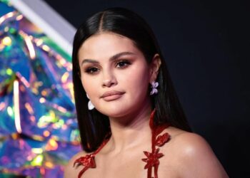 Selena Gomez llama la atención en Estados Unidos con su elegante outfit