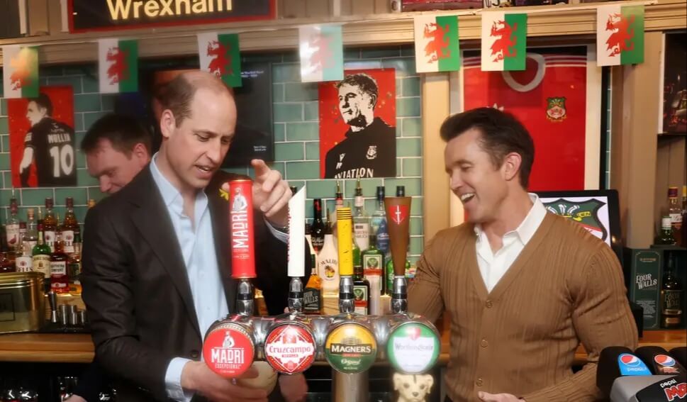 El príncipe William reaparece públicamente en medio de preocupación por la salud de Kate Middleton