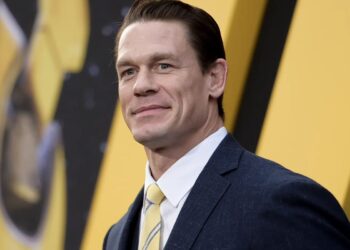 ¿Qué usó John Cena en su llamativa aparición en los premios Oscars 2024