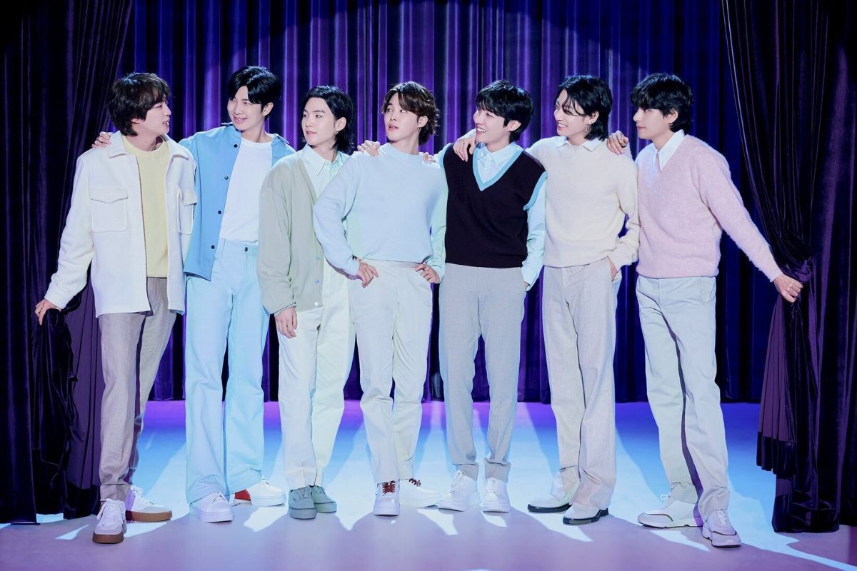 BTS anunció sorpresivamente el POP-UP MONOCHROME