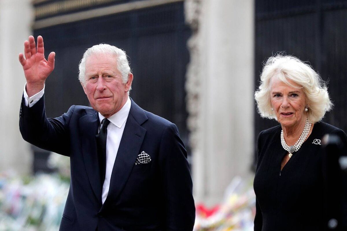 El rey Carlos III reaparece públicamente en medio de su batalla contra el cáncer