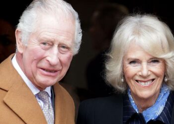 El rey Carlos III y Camilla Parker abandonan el Palacio para vivir una escapada romántica
