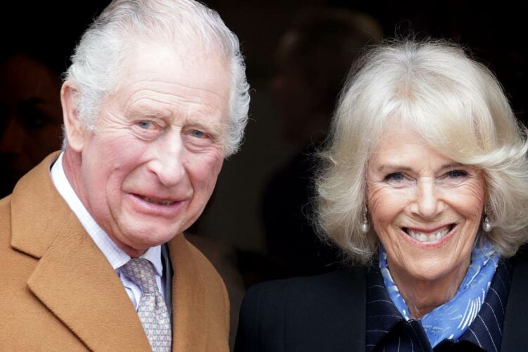 El rey Carlos III y Camilla Parker abandonan el Palacio para vivir una escapada romántica