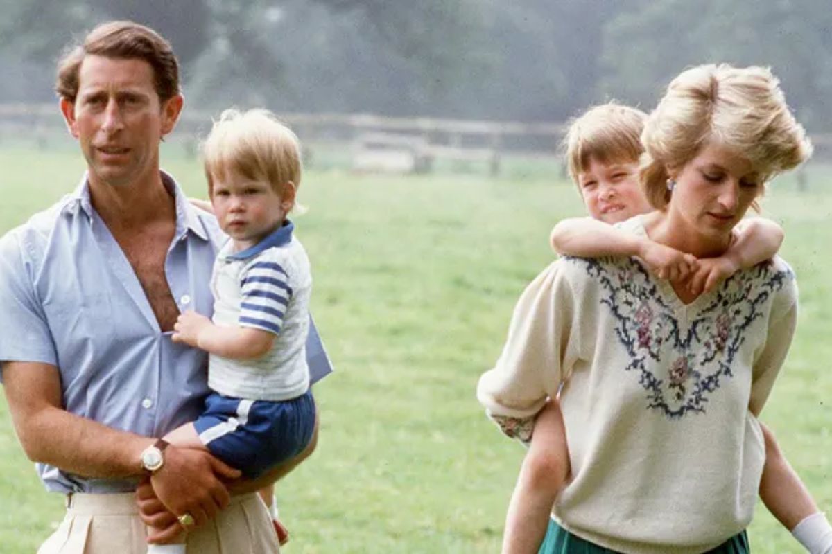 El rey Carlos se arrepiente de dejar a sus hijos a cuidado de Lady Di