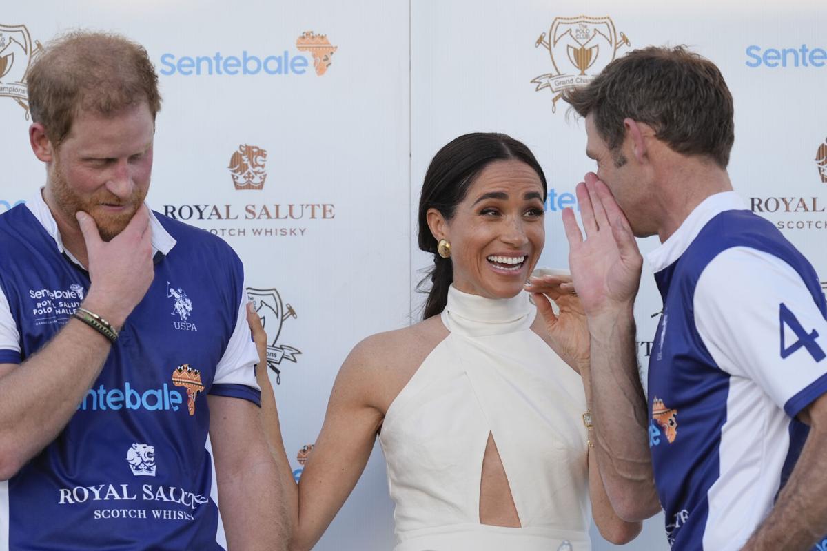 Meghan Markle besa a un amigo y la reacción del príncipe Harry se vuelve viral