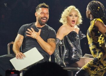 Ricky Martin pareció tener una erección mientras bailaba en el escenario de la gira 'Celebration' de Madonna en Estados Unidos