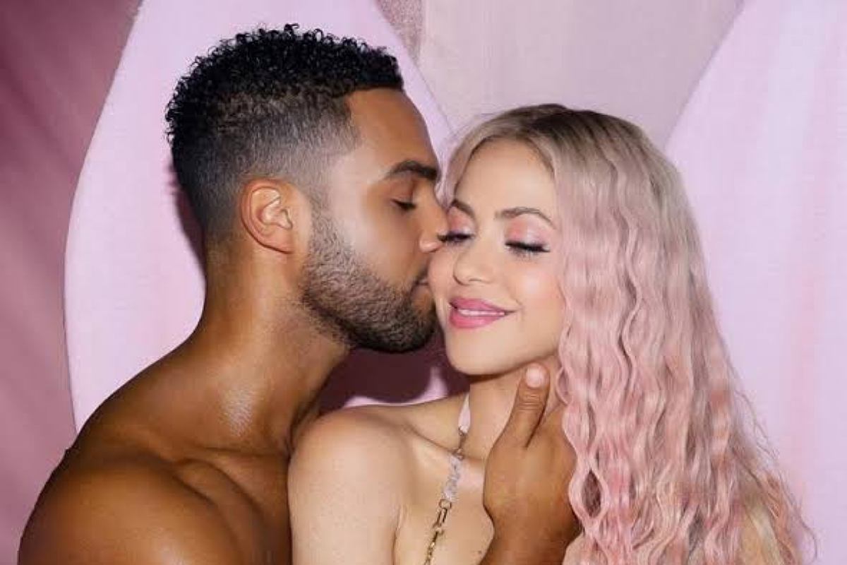 Shakira habría iniciado un romance con Lucien Laviscount, afirma la prensa británica