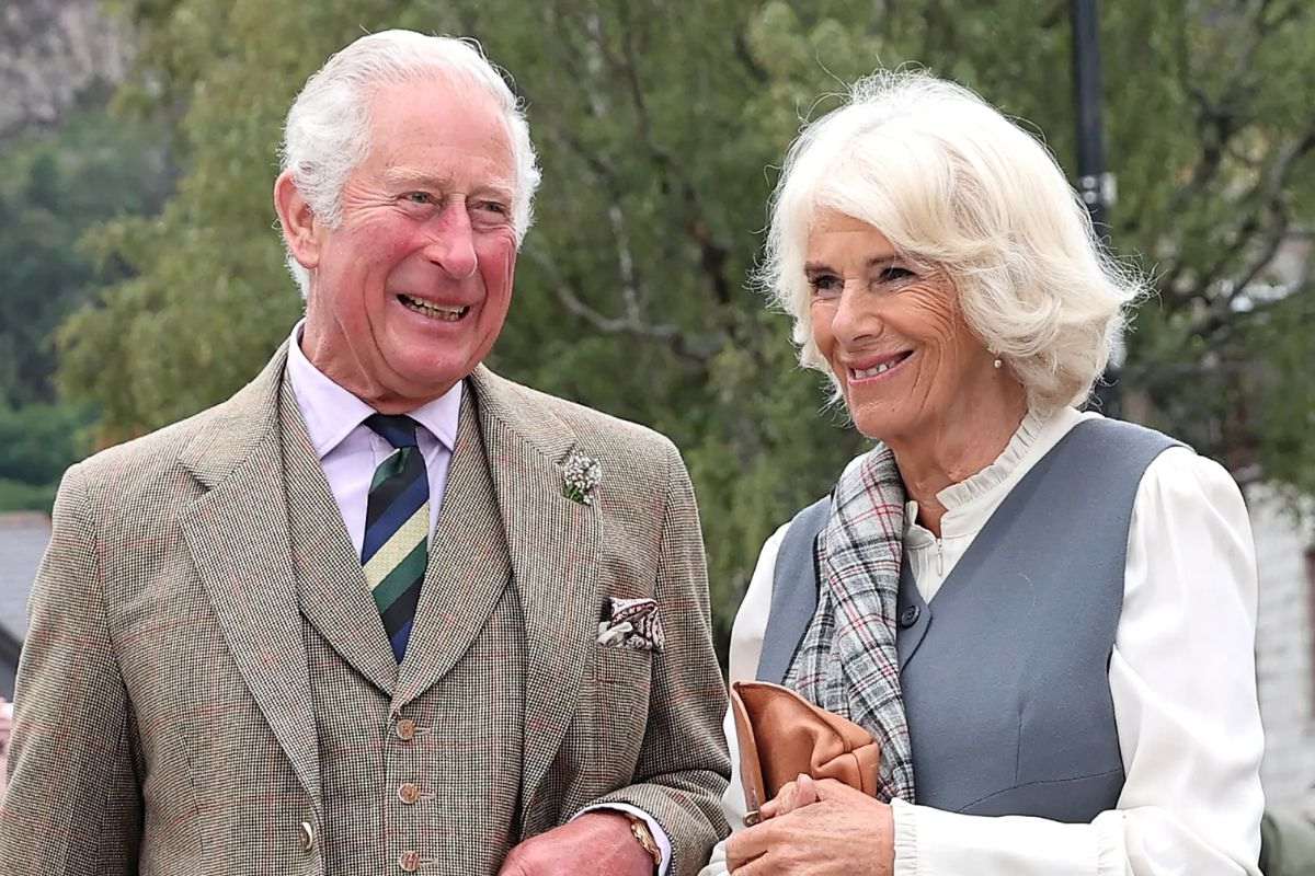 Una comentarista defiende al rey Carlos y a la reina Camilla Parker tras 7 años de un video que causó polémica
