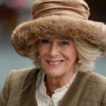 Camilla Parker llama la atención al usar unos zapatos Chanel en la fiesta en el jardín real