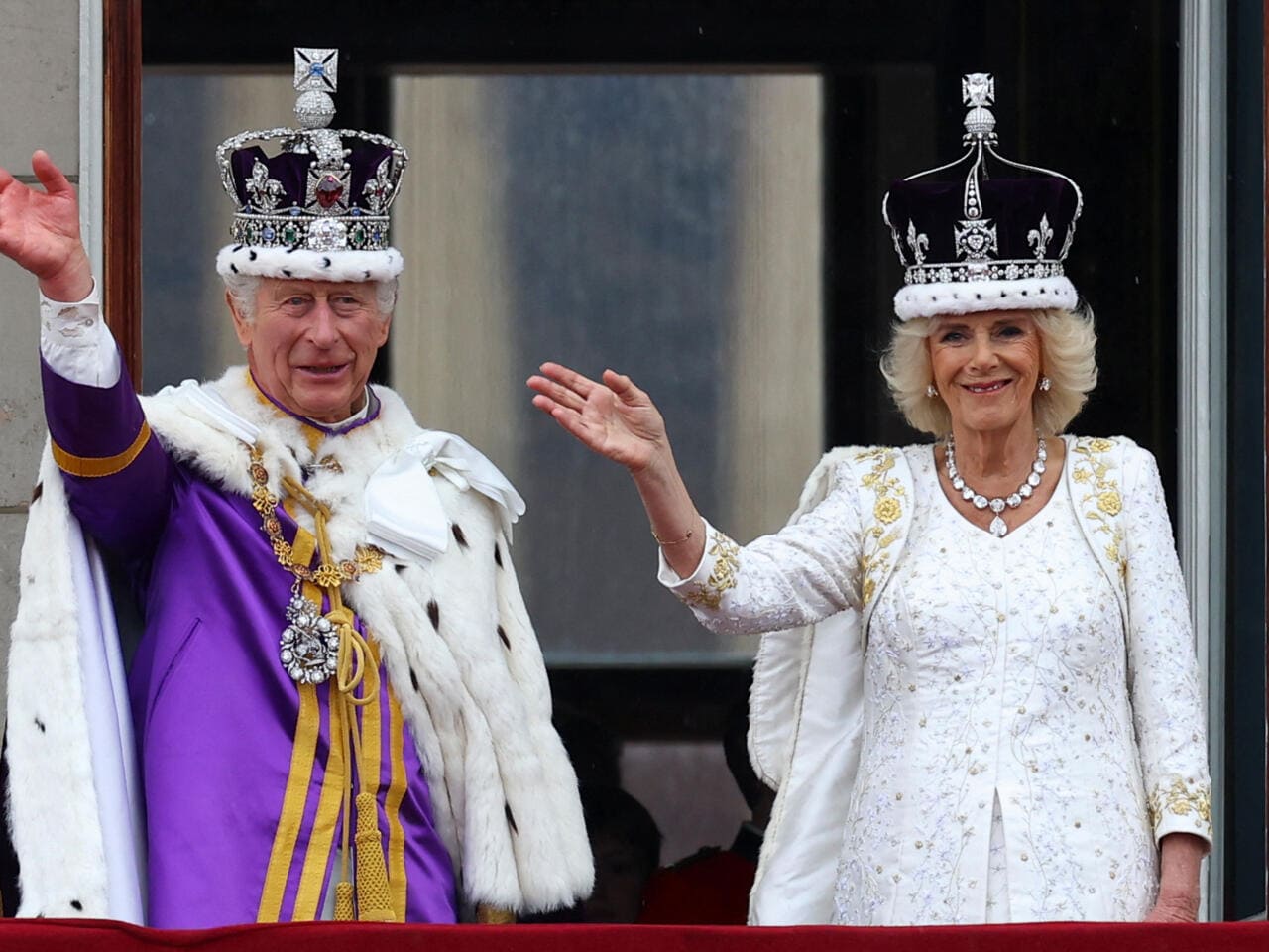 El rey Carlos III y la reina Camilla habrían tenido una queja en la coronación oficial, afirma experto