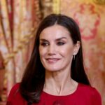 El traje casual usado por la reina Letizia para una importante cita con Zelenski