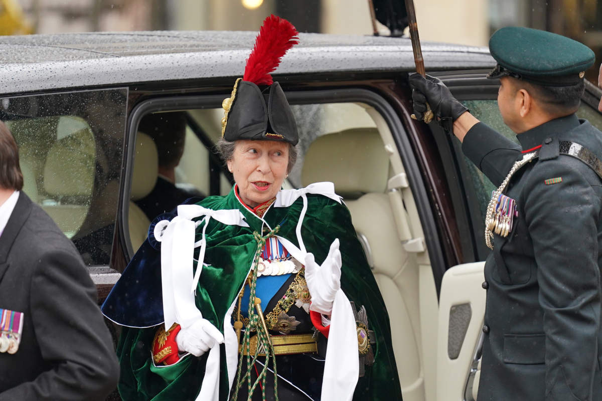 La familia real británica pública una hermosa foto de la princesa Ana