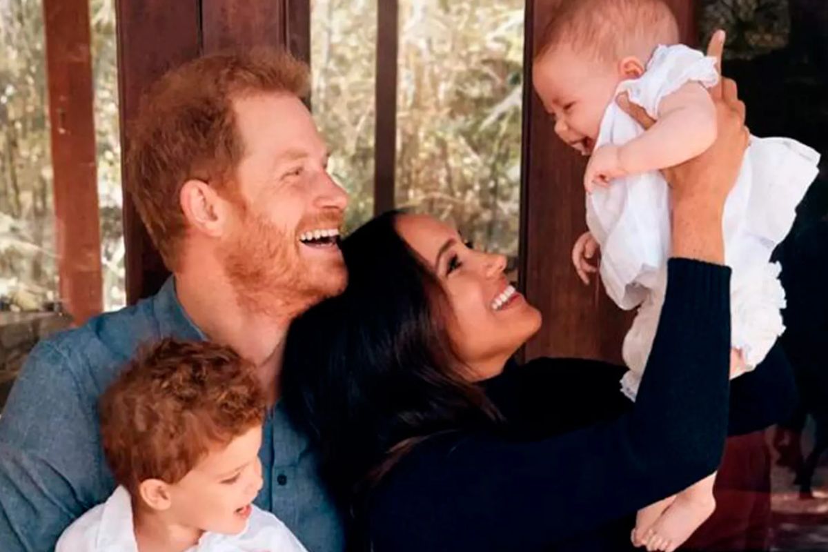 El príncipe Archie y la princesa Lilibet acompañarían a Harry y Meghan en su próxima gira, según un experto