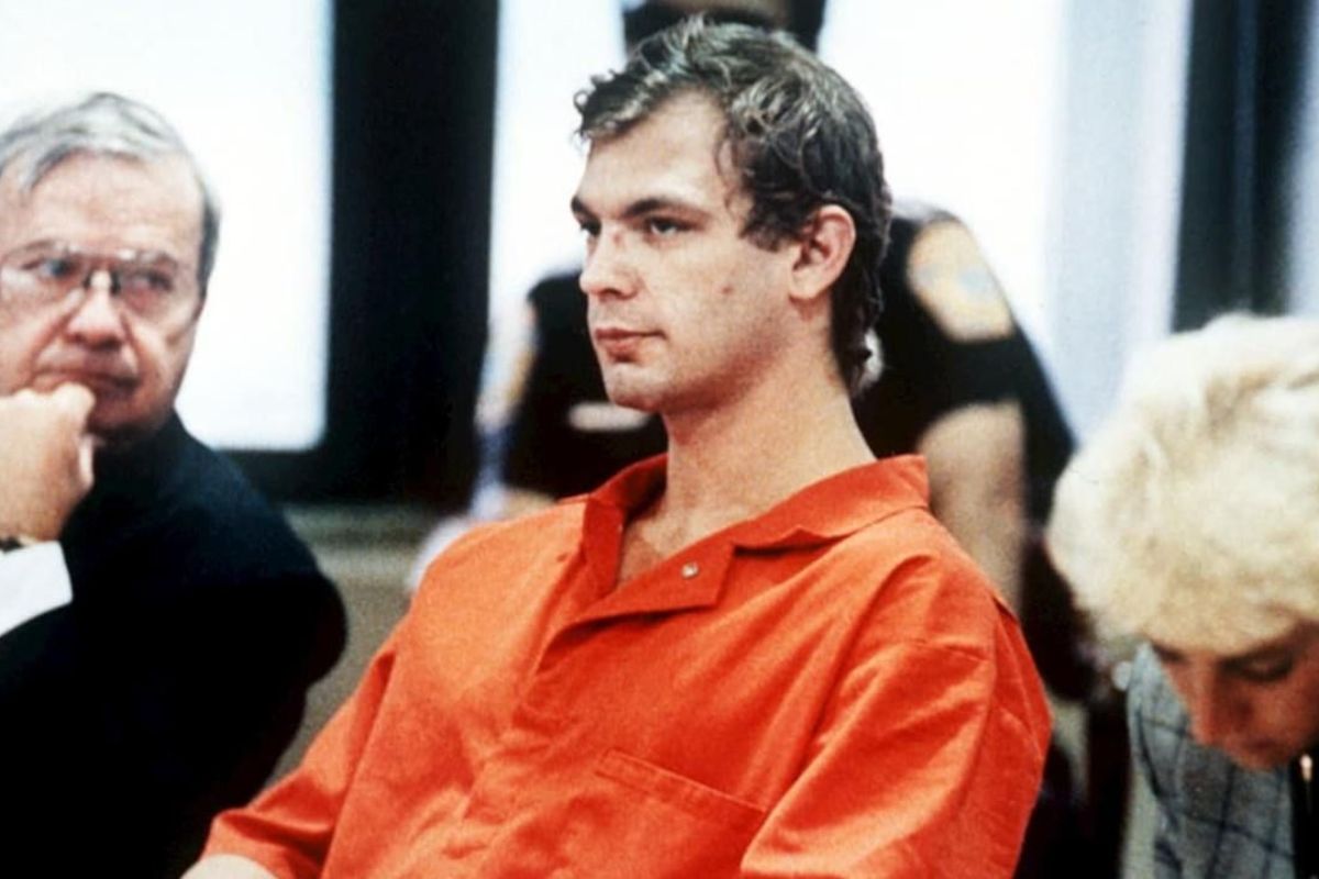 La familia de una víctima de Jeffrey Dahmer critica a Ariana Grande tras "romantizar" al asesino