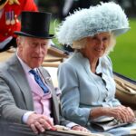 El rey Carlos III y Camilla Parker posan para un nuevo retrato que resultó bastante familiar