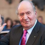 El rey Juan Carlos I se habría realizado un coqueto retoque estético, afirman fuentes